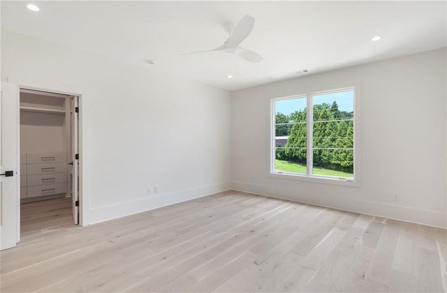 Spacious, unfurnished interior of a new home in , Alpharetta (Image 24).