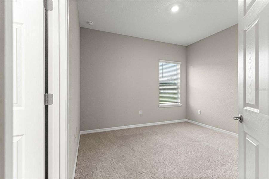 Spacious, unfurnished interior of a new home in , Ocala (Image 33).