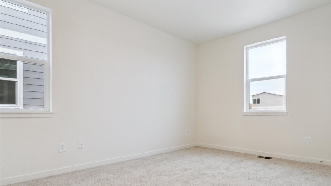 Spacious, unfurnished interior of a new home in Silver Peaks, Lochbuie (Image 15). Spacious, unfurnished interior of a new home in Silver Peaks, Lochbuie (Image 15).