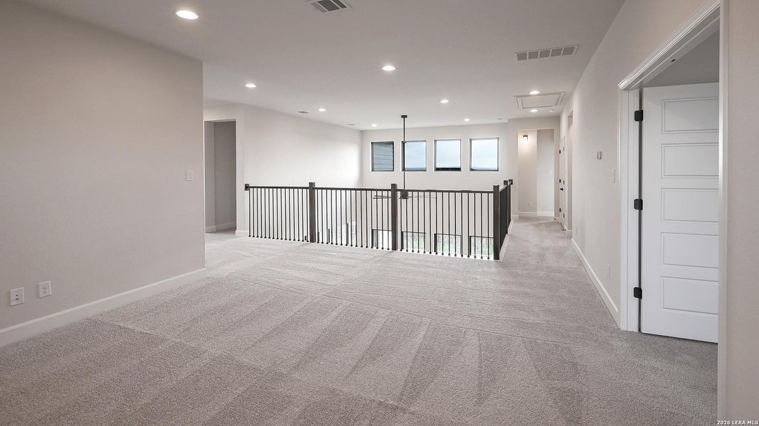 Spacious, unfurnished interior of a new home in Cibolo Valley Heights, Cibolo (Image 14).
