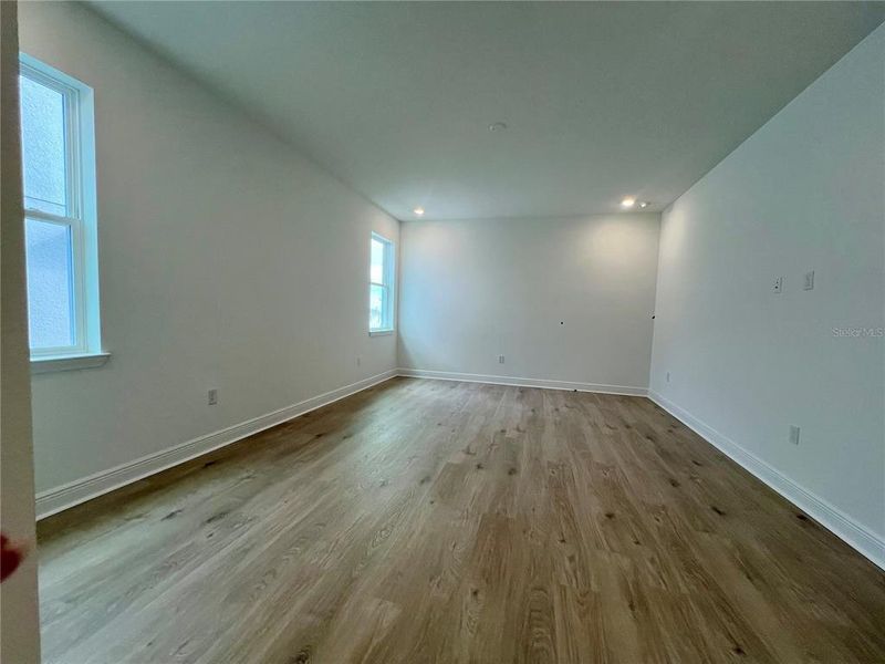 Spacious, unfurnished interior of a new home in Hills of Minneola, Minneola (Image 14).