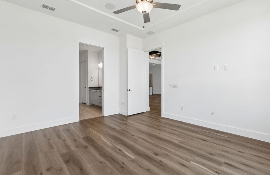 Spacious, unfurnished interior of a new home in Del Webb at Legacy Hills, Celina (Image 16).
