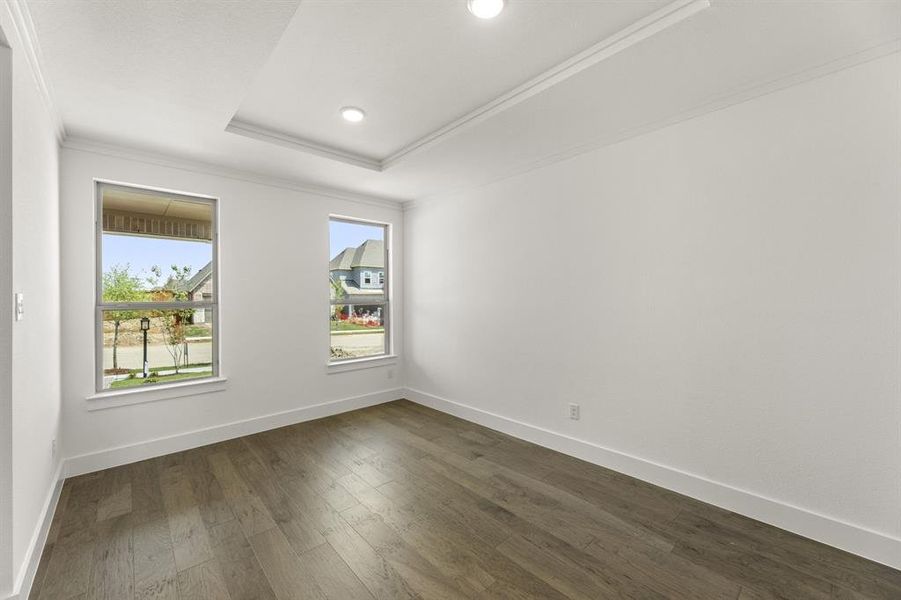 Spacious, unfurnished interior of a new home in Inspiration, Seis Lagos (Image 31). Spacious, unfurnished interior of a new home in Inspiration, Seis Lagos (Image 31).