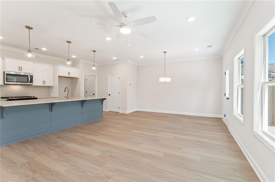 Spacious, unfurnished interior of a new home in Cherokee Township, Acworth (Image 25).