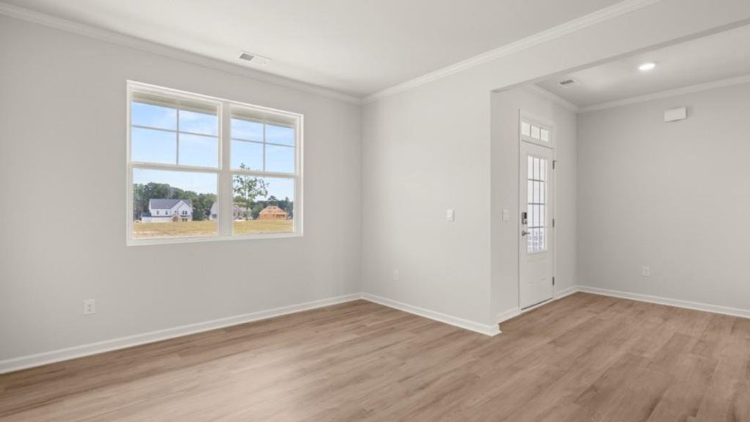 Spacious, unfurnished interior of a new home in Fairway 17 at Mirror Lake, Villa Rica (Image 10).