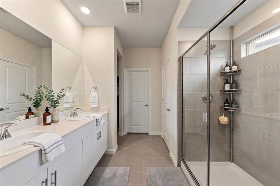 Furnished interior view inside a new home in Lakehaven - Signature Series, Farmersville (Image 17).