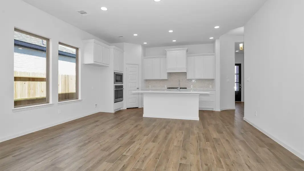 Spacious, unfurnished interior of a new home in Candela South, Richmond (Image 10).