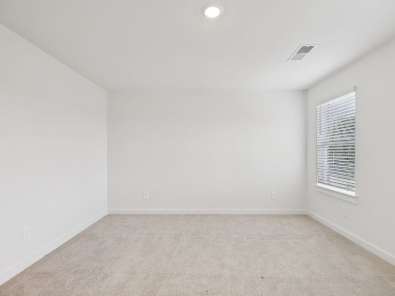 Spacious, unfurnished interior of a new home in Cedarcrest Townhomes, Fairview (Image 11).