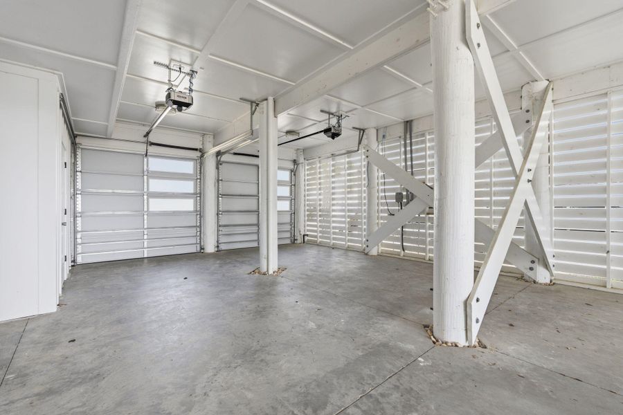 Spacious, unfurnished interior of a new home in , Pawleys Island (Image 18). Spacious, unfurnished interior of a new home in , Pawleys Island (Image 18).