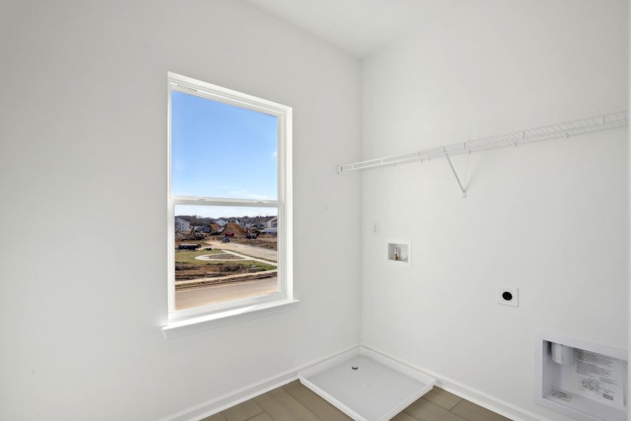 Spacious, unfurnished interior of a new home in Wilson Meadows, Clarksville (Image 26).