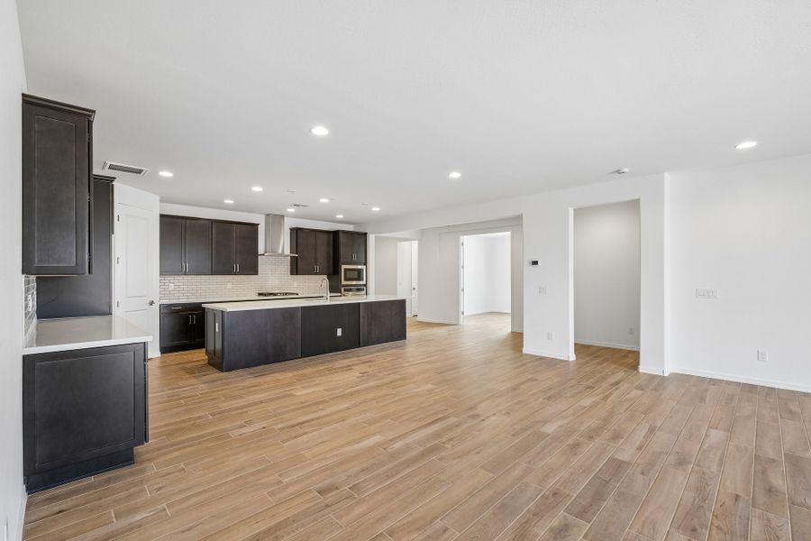 Spacious, unfurnished interior of a new home in Artisan at Asante, Surprise (Image 24). Spacious, unfurnished interior of a new home in Artisan at Asante, Surprise (Image 24).