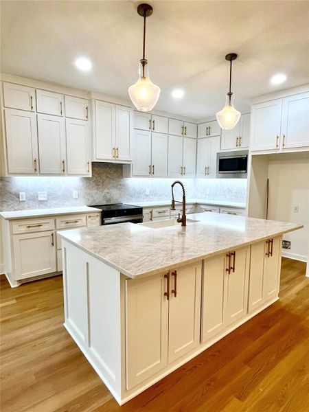 Furnished interior view inside a new home in , Pottsboro (Image 15).