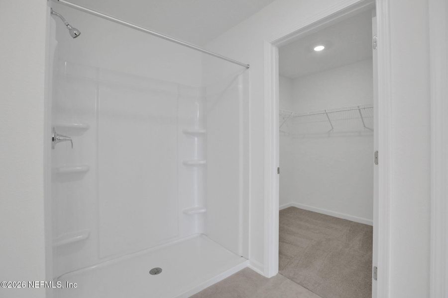 Spacious, unfurnished interior of a new home in Amberly, Green Cove Springs (Image 35).