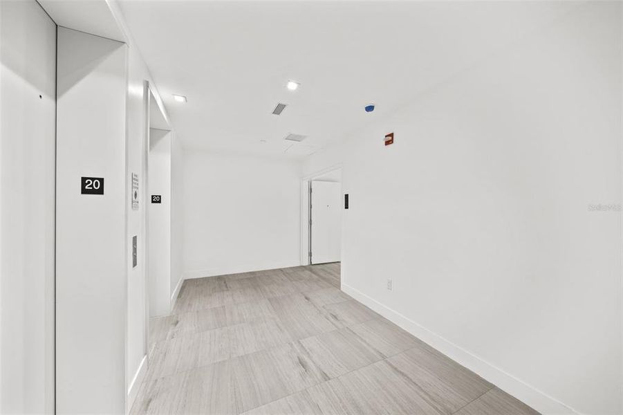 Spacious, unfurnished interior of a new home in , Tampa (Image 23).