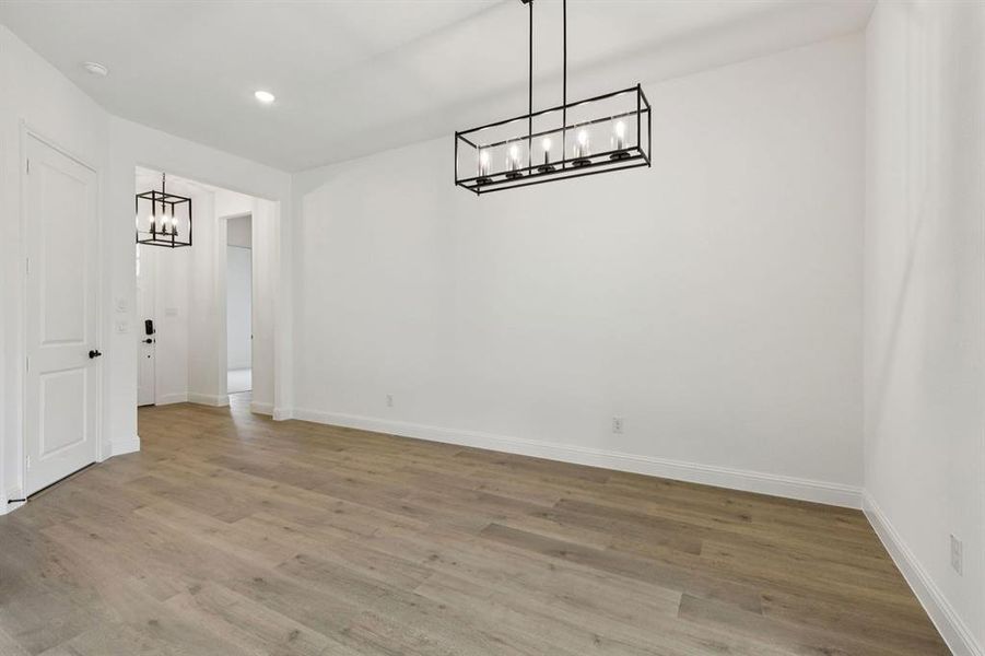 Spacious, unfurnished interior of a new home in Country Lakes, Denton (Image 18).