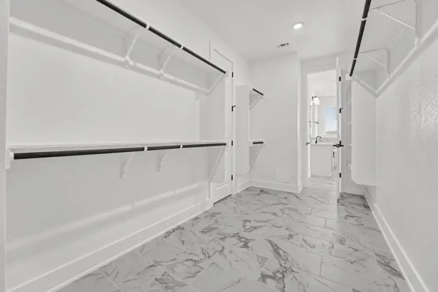 Spacious, unfurnished interior of a new home in Travisso, Leander (Image 19).
