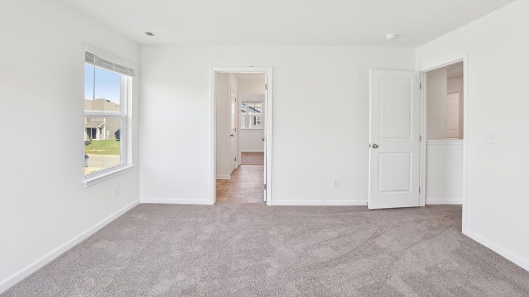 Spacious, unfurnished interior of a new home in Johnson Farms, Greeneville (Image 24).