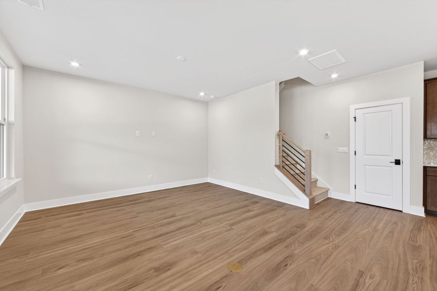 Spacious, unfurnished interior of a new home in Seven Oaks, Belmont (Image 27).