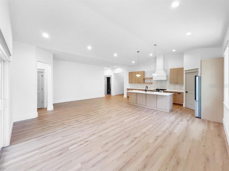 Spacious, unfurnished interior of a new home in , Gulfport (Image 16).