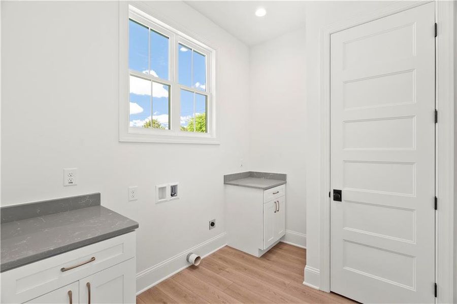 Furnished interior view inside a new home in , Calhoun (Image 6).