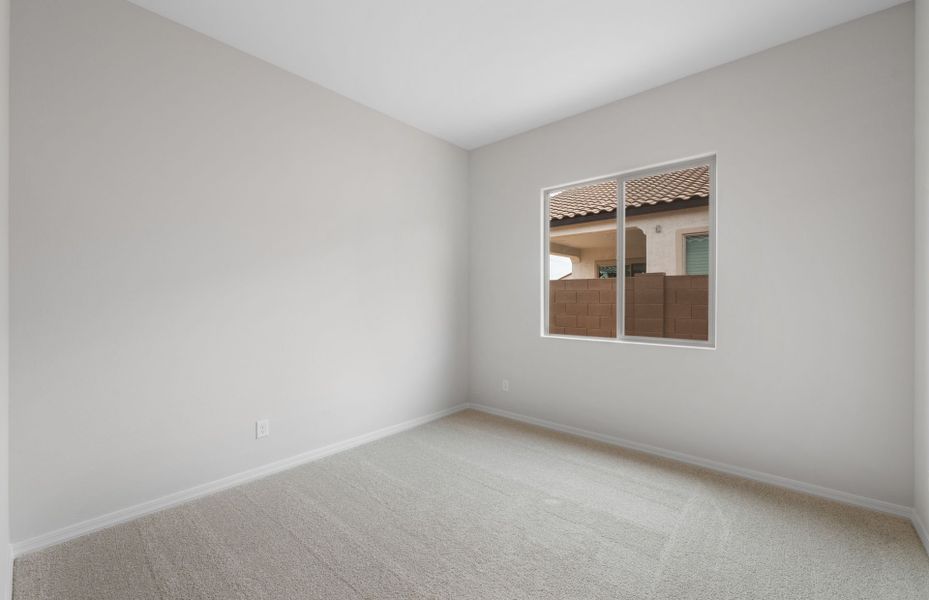 Spacious, unfurnished interior of a new home in Artisan at Asante, Surprise (Image 22).