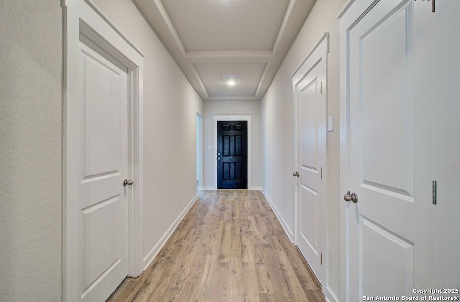 Spacious, unfurnished interior of a new home in Cloud Country, New Braunfels (Image 19).