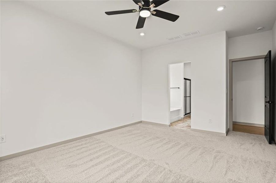 Spacious, unfurnished interior of a new home in Sage Woods, Dallas (Image 24).