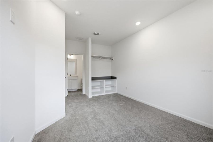 Spacious, unfurnished interior of a new home in Paradiso Grande Resort, Orlando (Image 26).