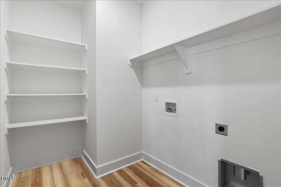 20-204 W Wilson St-20
