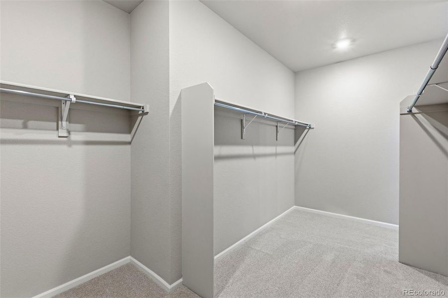 Spacious, unfurnished interior of a new home in , Aurora (Image 26).