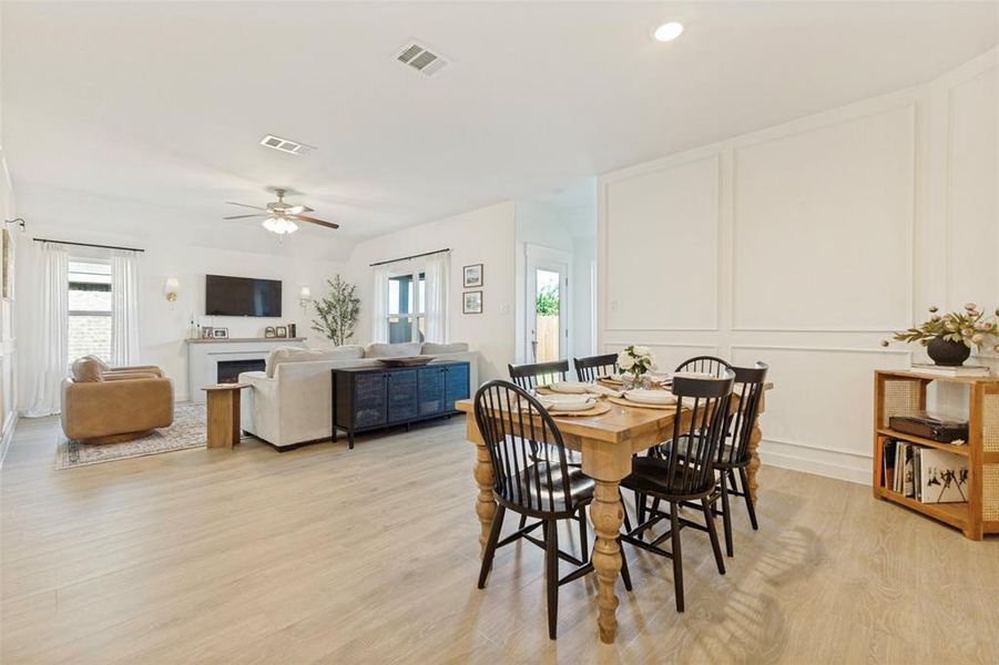 Furnished interior view inside a new home in Walden Pond, Forney (Image 13). Furnished interior view inside a new home in Walden Pond, Forney (Image 13).