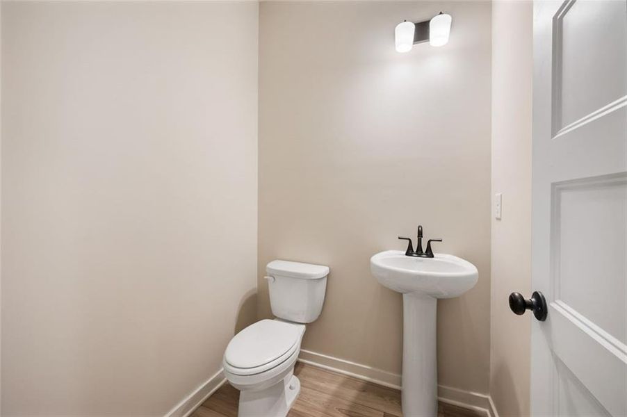 Furnished interior view inside a new home in Ponderosa Farms Manor, Gainesville (Image 14).