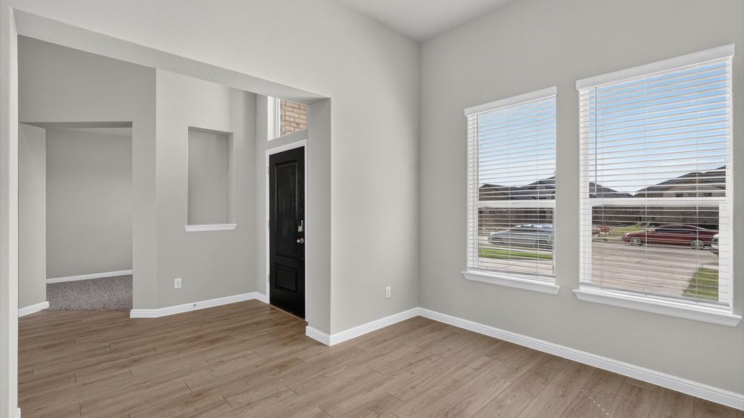 Representative unfurnished interior of a home built from the Valley Spring by D.R. Horton in Lakeview Pointe, Midlothian (Image 19).