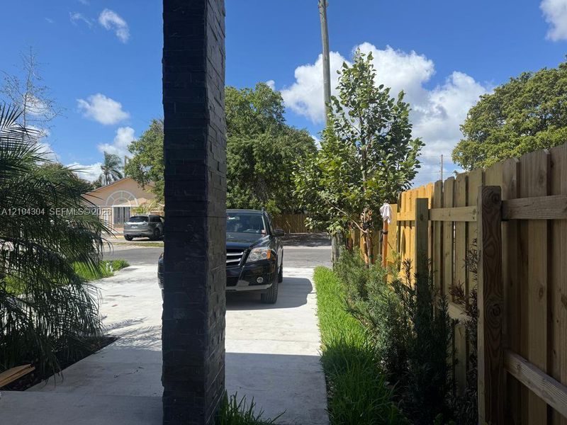Exterior details and patio area of a home in , Fort Lauderdale (Image 27).