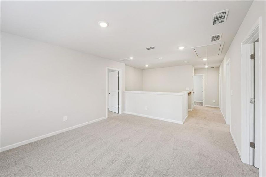 Spacious, unfurnished interior of a new home in Creekside at Oxford Park, Fairburn (Image 35).