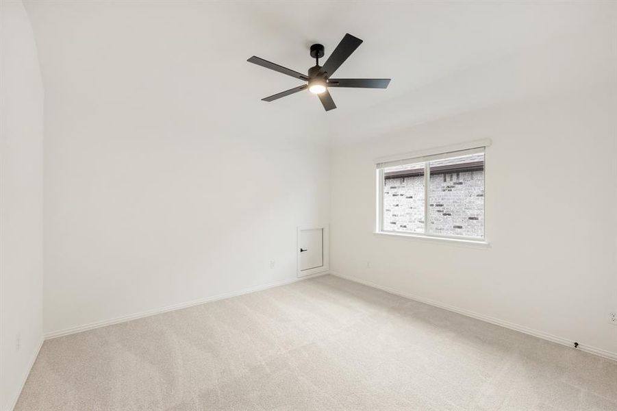 Spacious, unfurnished interior of a new home in Willow Wood, McKinney (Image 38).