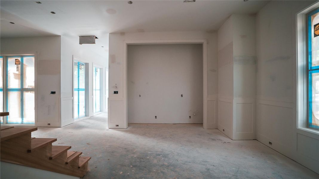 dining area with wet bar