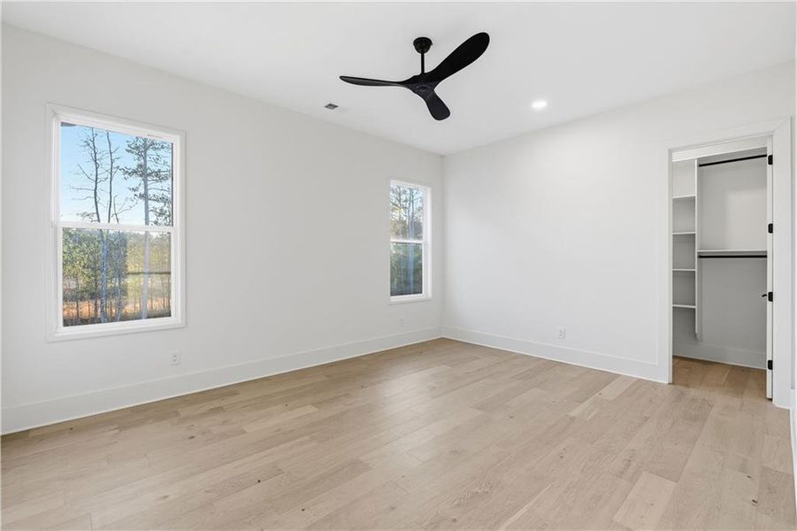 Spacious, unfurnished interior of a new home in , Lawrenceville (Image 38).