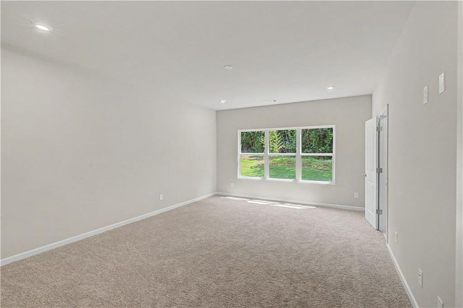 Spacious, unfurnished interior of a new home in Meadow Pines, Dallas (Image 14).