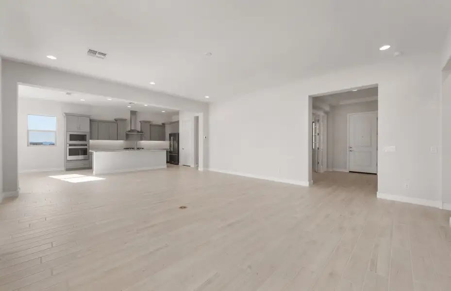 Spacious, unfurnished interior of a new home in Sun City Festival, Buckeye (Image 20).