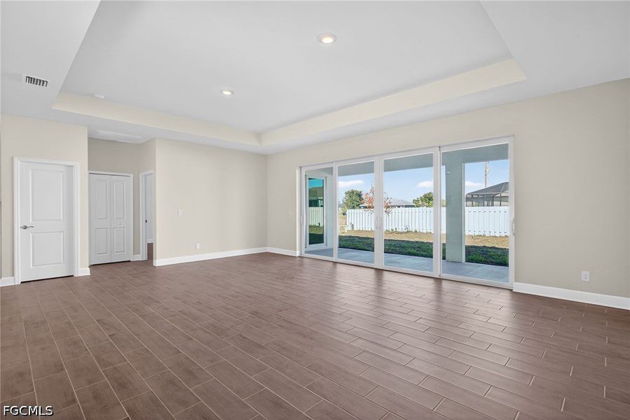 Spacious, unfurnished interior of a new home in Cape Coral, Cape Coral (Image 15).