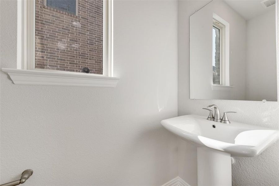 Furnished interior view inside a new home in Walden Pond, Forney (Image 11). Furnished interior view inside a new home in Walden Pond, Forney (Image 11).