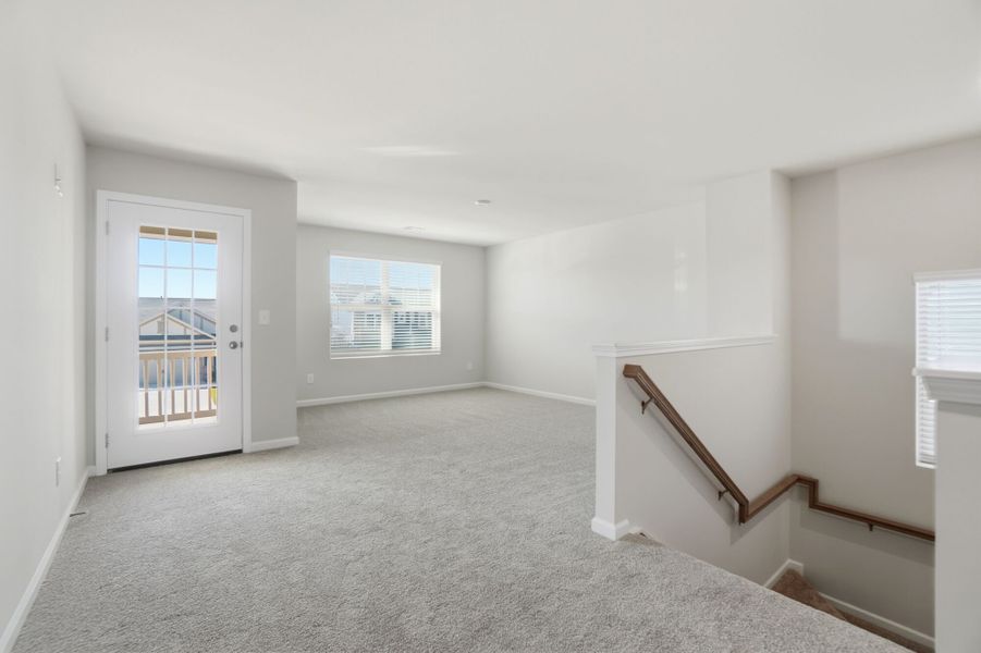 Spacious, unfurnished interior of a new home in Waxhaw Landing, Monroe (Image 26).