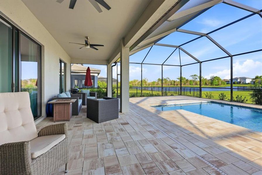 Exterior details and patio area of a home in , Bradenton (Image 22).