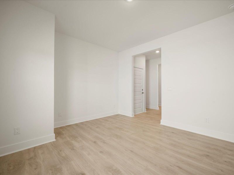 Spacious, unfurnished interior of a new home in , Summerville (Image 16).