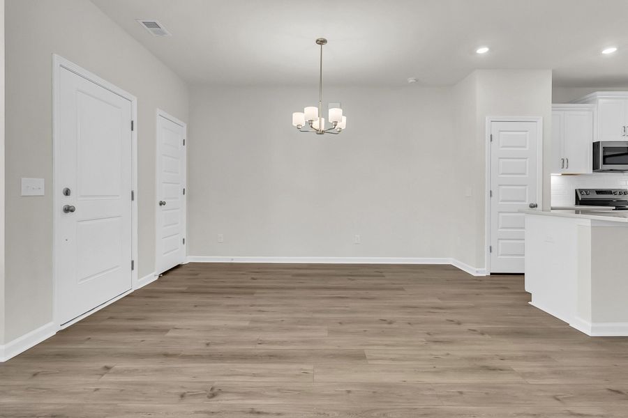 Spacious, unfurnished interior of a new home in Six Oaks, Summerville (Image 28).