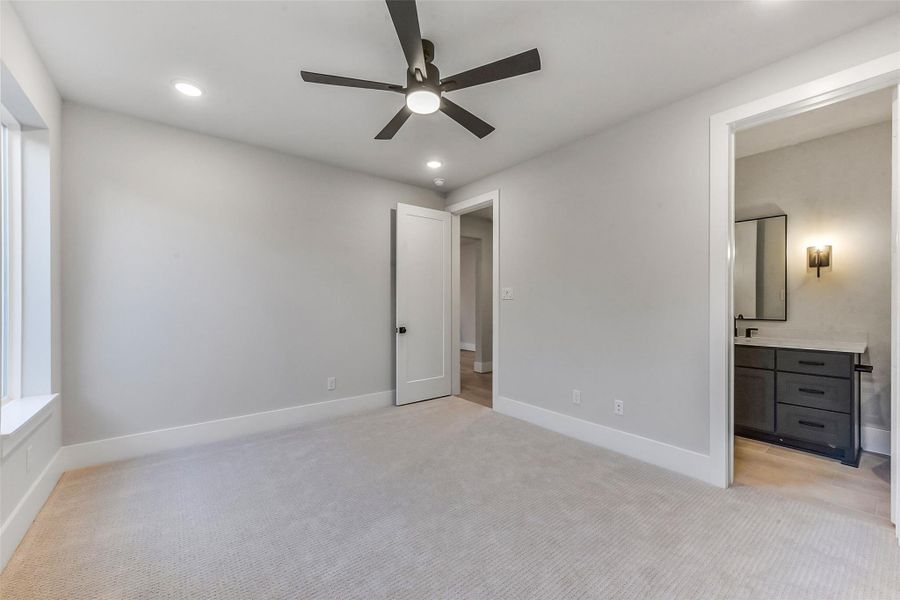 Spacious, unfurnished interior of a new home in , Houston (Image 23).