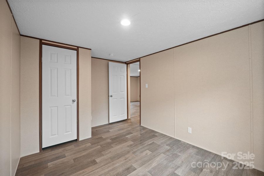 Spacious, unfurnished interior of a new home in , Lenoir (Image 8).
