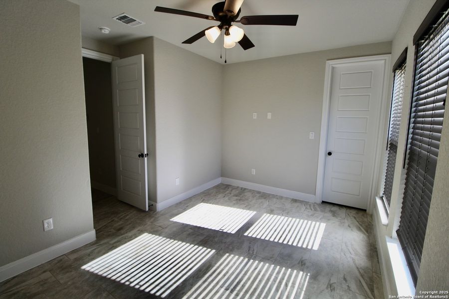 Spacious, unfurnished interior of a new home in , Lytle (Image 37).