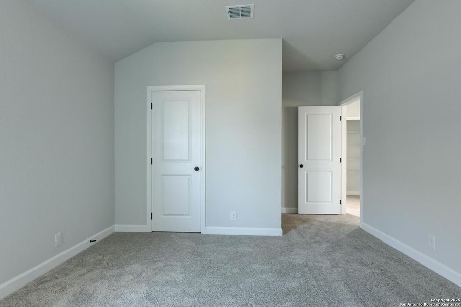 Spacious, unfurnished interior of a new home in Arcadia Ridge, San Antonio (Image 19). Spacious, unfurnished interior of a new home in Arcadia Ridge, San Antonio (Image 19).